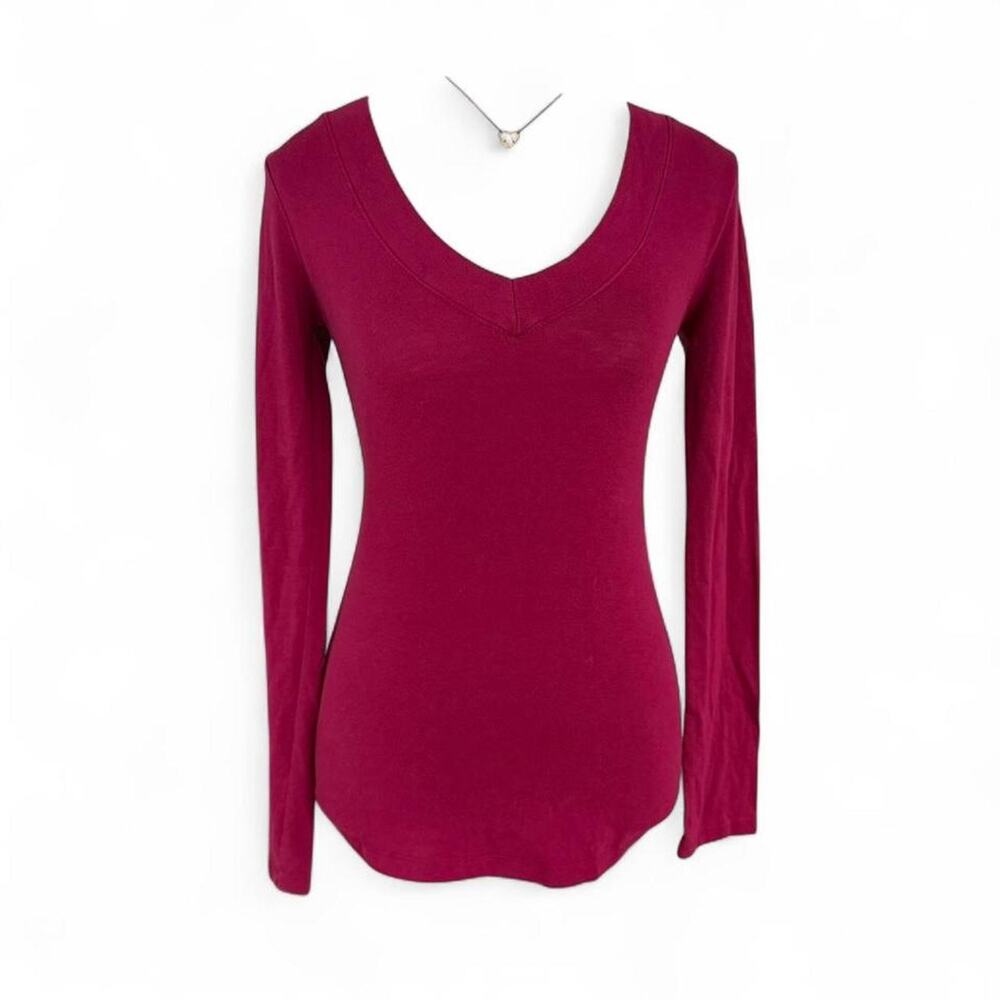 Wet Seal burgundy long sleeve v neck top Size M perfect to layer lace top under
